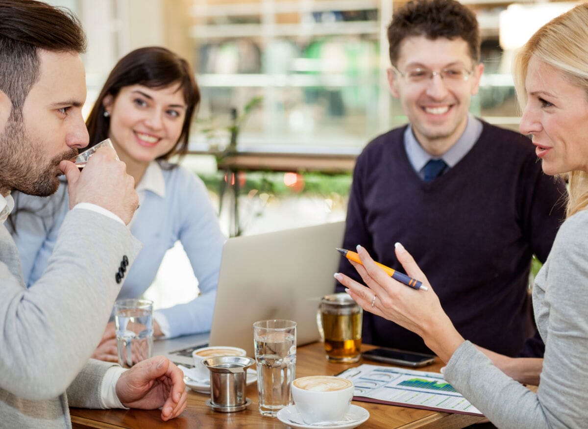 construction-consultant-project-meeting